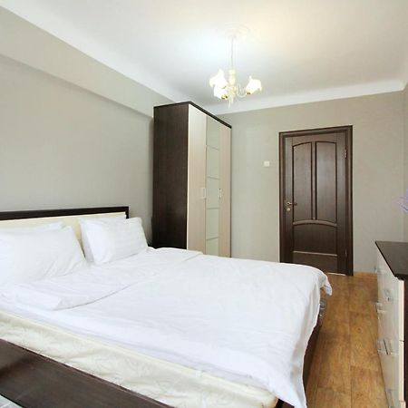 Spacious central apartment Almatý Exterior foto