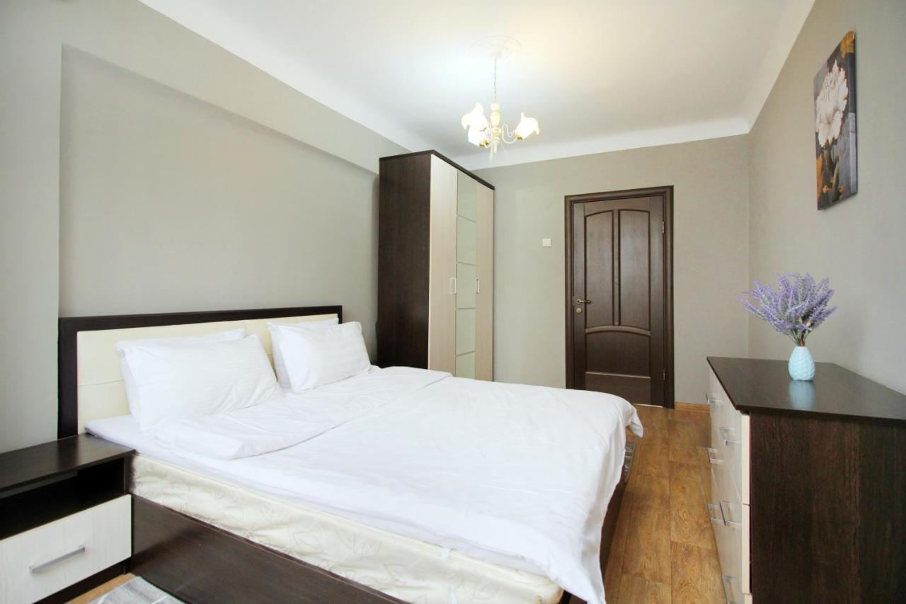 Spacious central apartment Almatý Exterior foto