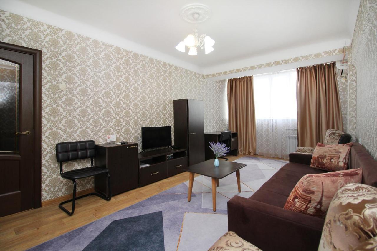 Spacious central apartment Almatý Exterior foto