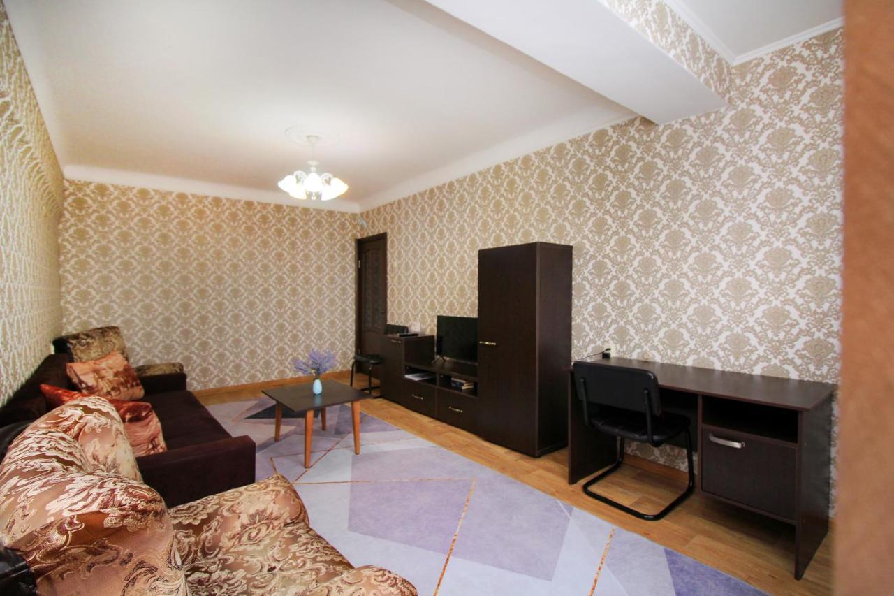 Spacious central apartment Almatý Exterior foto